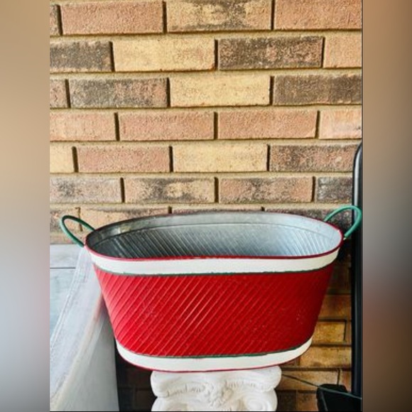 Jolly Saint Nick’s Laundry Co Oval Metal Bucket - Picture 5 of 10